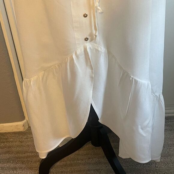 Indigo Rise High Low Hem Maxi Dress Size: Large Color: White - Picture 12 of 15
